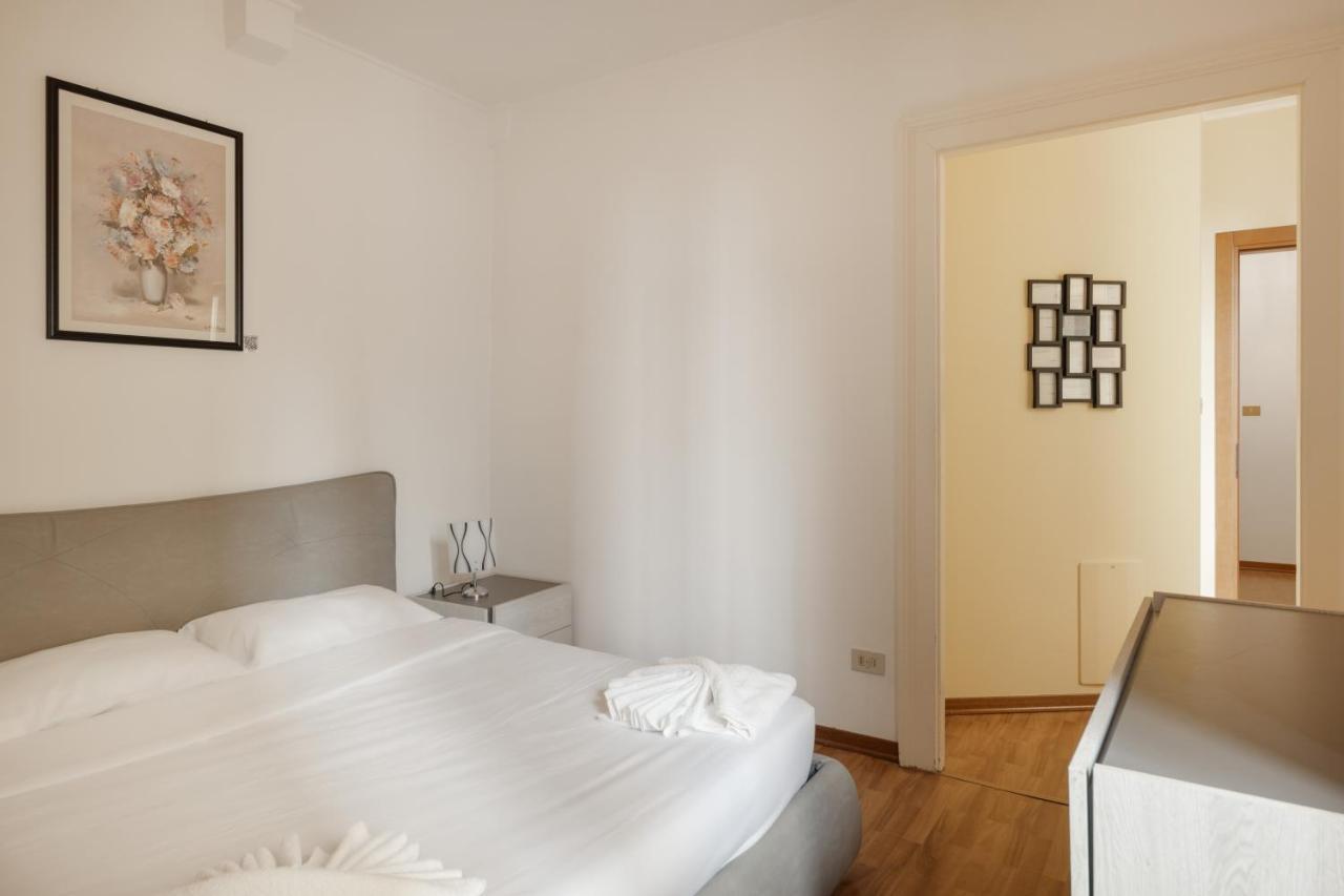 Suite Foscolo, In Piazza A Trieste Exterior foto
